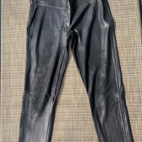 Spanx high waisted faux leather legging - Picture 3 of 4